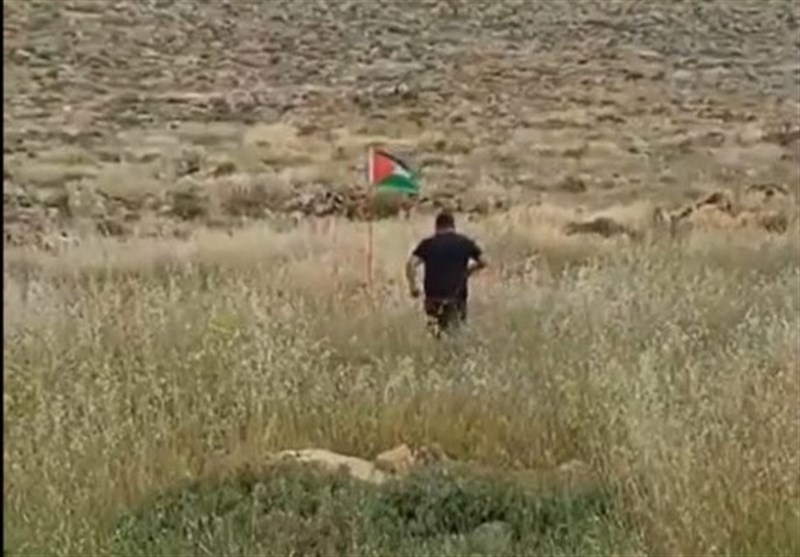 صهیونیستی که تاوان نفرت خود از پرچم فلسطین را داد