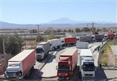 تردد کامیون‌ها در گمرک مرزی آستارا به حالت عادی برگشت + فیلم