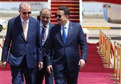 اردوغان با استقبال نخست وزیر عراق وارد بغداد شد