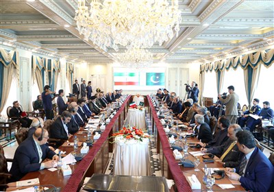Iran, Pakistan Ink 8 Deals during Presidential Visit