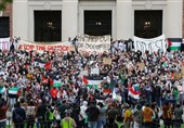 تواصل التظاهرات الطلابیة فی 44 جامعة أمیرکیة رفضًا للحرب على غزة