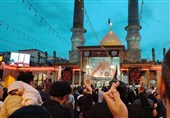 پرچم گنبد حضرت عبدالعظیم حسنی (ع) تعویض شد + فیلم و تصویر