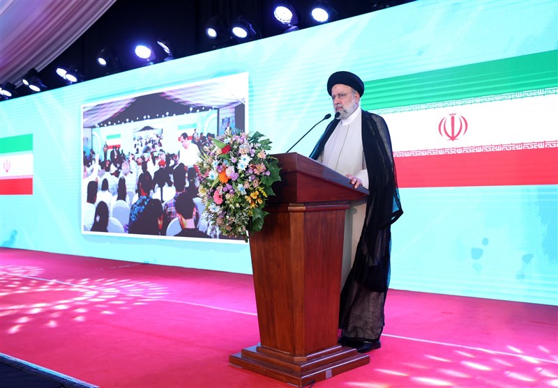 Ayetullah Reisi: İran 20 ülkede büyük projeleri hayata geçirmekte