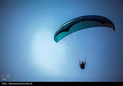 پرواز پاراگلایدرها در آستانه روز ملی خلیج فارس