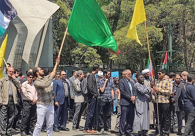 برگزاری تجمع دانشگاه تهران در حمایت از دانشجویان آمریکایی 3