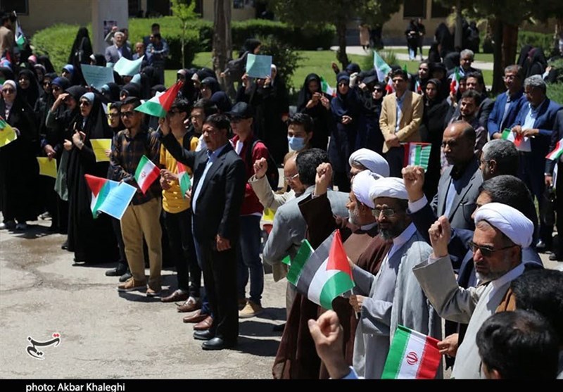تجمع حمایت از خیزش دانشجویان آمریکا در کرمان+تصویر