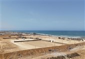 تخریب سازه غیرمجاز دریایی در نوار ساحلی بندرلنگه