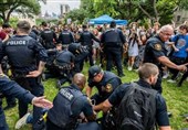 الشرطة الامریکیة تقتحم جامعة کالیفورنیا تمهیدا لفض اعتصام مؤید لفلسطین