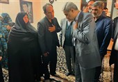 حضور استاندار همدان در منزل شهید محمد رنجنوش