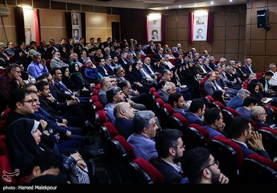 نشست هم‌اندیشی اساتید دانشگاه‌های تهران با حضور رئیس مجلس شورای اسلامی