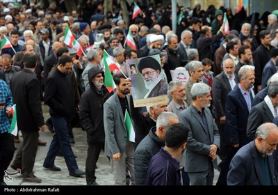 راهپیمایی نمازگزاران همدانی در محکومیت جنایات رژیم صهیونیستی