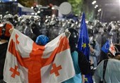 ادامه اعتراضات در تفلیس و هشدار اتحادیه اروپا