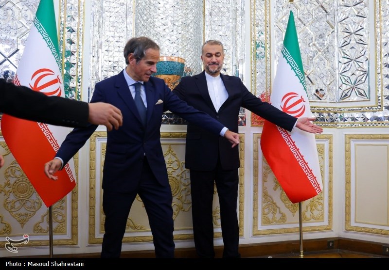 وزیر الخارجیة الإیرانی یستقبل المدیر العام للوکالة الدولیة- الأخبار ایران