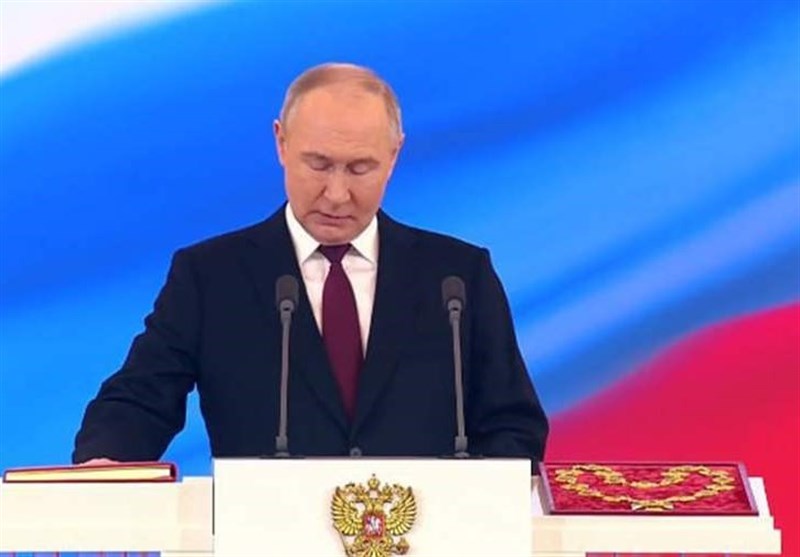 پوتین به‌عنوان رئیس‌جمهور سوگند یاد کرد/ استعفای دولت روسیه