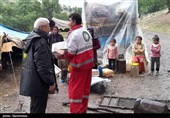 توزیع اقلام امدادی میان عشایر آسیب‌دیده از بارش باران در چهارمحال و بختیاری