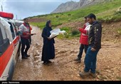 توزیع اقلام امدادی میان عشایر آسیب‌دیده از بارش باران در چهارمحال و بختیاری