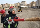 نخستین بانوان آتش‌نشان خاورمیانه بازنشسته شدند