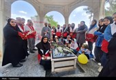 حضور نوجوانان و جوانان و تعدادی از اعضای خانه های هلال بیرجند در گلزار شهدای بیرجند