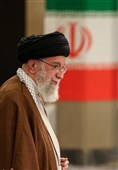 الإمام الخامنئي يدلي بصوته في الانتخابات البرلمانية الإيرانية