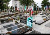 غبار روبی مزار شهدا بمناسبت هفته هلال احمر در رودسر
