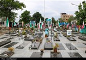 غبار روبی مزار شهدا بمناسبت هفته هلال احمر در رودسر