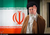 الإمام الخامنئي يدلي بصوته في الانتخابات البرلمانية الإيرانية