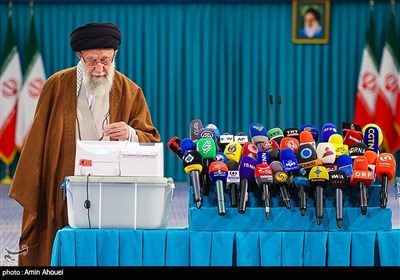 Ayatollah Khamenei Casts Vote in Run-Off Parliamentary Polls