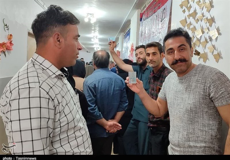 حضور 52 درصدی آقایان و 48 درصدی خانم‌ها در انتخابات اصفهان