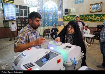 ساعات پایانی مرحله دوم انتخابات مجلس شورای اسلامی در مسجد حضرت ابوالفضل(ع) ستارخان