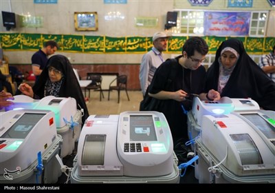 ساعات پایانی مرحله دوم انتخابات مجلس شورای اسلامی در مسجد حضرت ابوالفضل(ع) ستارخان