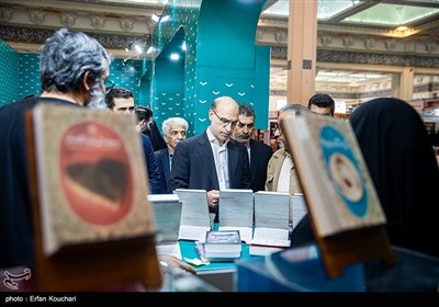 بازدید مرتضی اعلمی معاون وزیر دفاع از نمایشگاه بین‌المللی کتاب تهران
