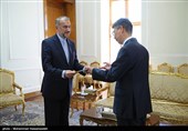 وزیر الخارجیة الإیرانی یتسلم أوراق اعتماد سفیر الصین الجدید