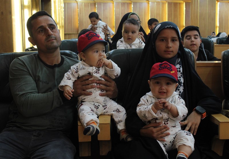اجتماع فرزندان دو قلو و سه‌ قلوی روستایی در مشهد