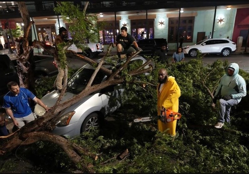 Storms Kill Several in Houston, Knock Out Power in Texas, Louisiana