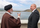 Iranian, Azeri Presidents Meet at Border