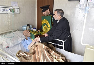 پرچم متبرک حرم مطهر رضوی در بیمارستان امام حسن(ع) بجنورد