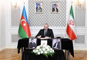 رئیس جمهوریة أذربیجان یزور السفارة الإیرانیة لتقدیم التعازی