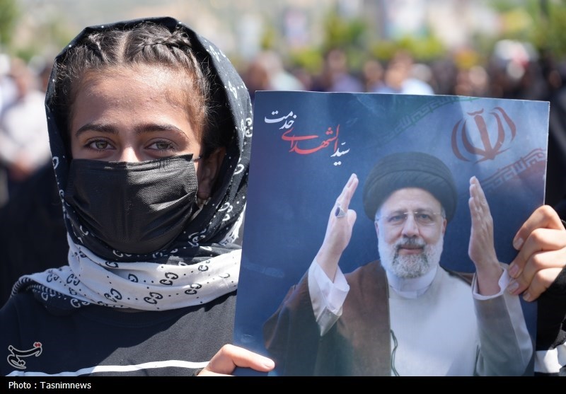 تهران در عزای "شهید خدمت" یکپارچه سیاه شد