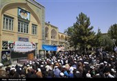 اجتماع طلاب و حوزویان در بزرگداشت  شهدای خدمت در مدرسه علمیه فیضیه قم