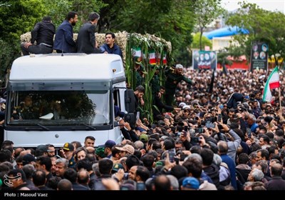 مراسم تشييع الرئيس الإيراني ورفاقه في تبريز