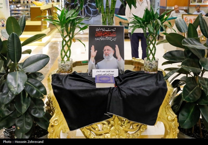 آماده‌سازی مصلای تهران برای وداع با رئیس‌جمهور شهید