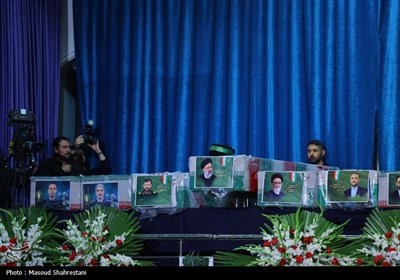 مراسم توديع الشهداء في مصلى طهران
