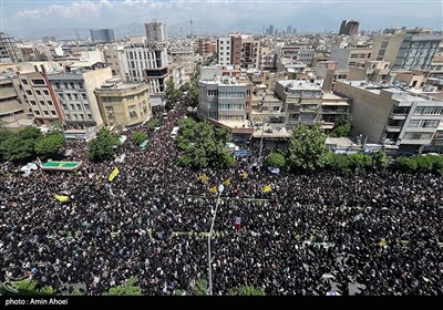 تشييع جثامين الرئيس الإيراني ووزير الخارجية ورفاقهما