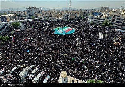 Церемония похорон погибших в результате крушения вертолета  аиси - Тегеран