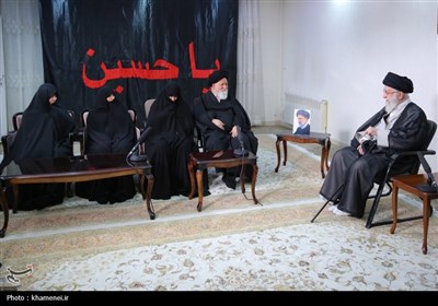 Ayatollah Khamenei Visits Family of Late President Raisi