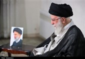 Верховный лидер И И в присутствии семьи покойного президента Ирана
