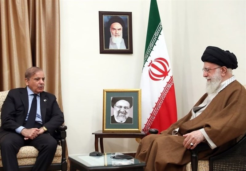 Аятолла Хаменеи: Для нас важны отношения с Пакистаном