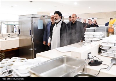 دیدار صمیمی سرپرست حجاج ایرانی با زائران ایرانی در مدینه