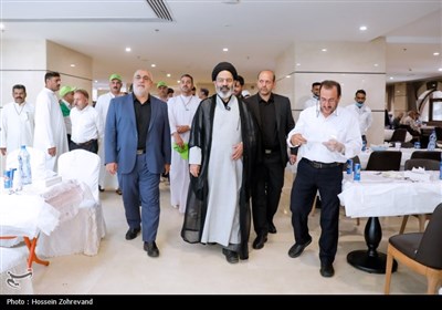 دیدار صمیمی سرپرست حجاج ایرانی با زائران ایرانی در مدینه