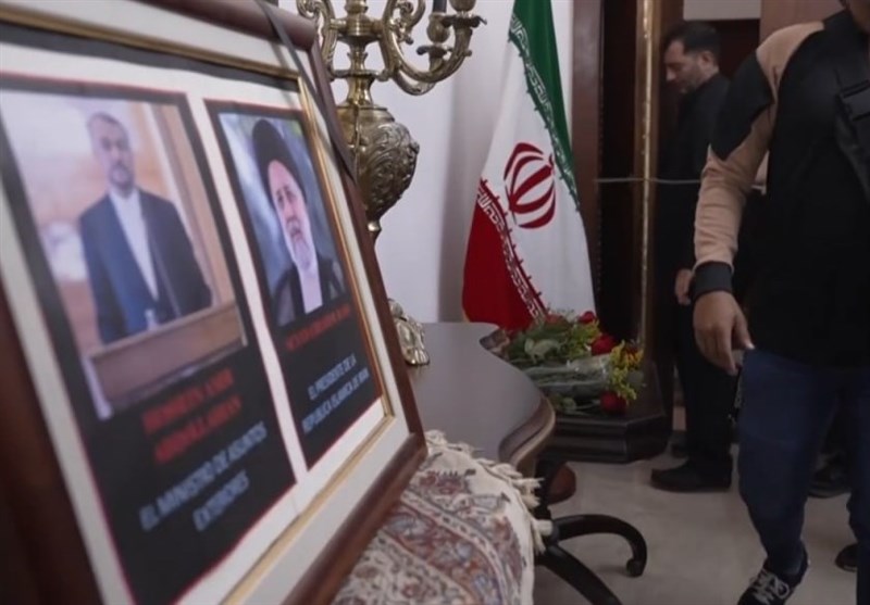 Venezuelans Pay Tribute to Martyred Iranian President Raisi